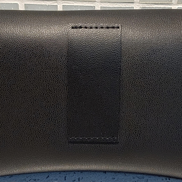 Ray-Ban sunglasses case - Picture 5 of 7